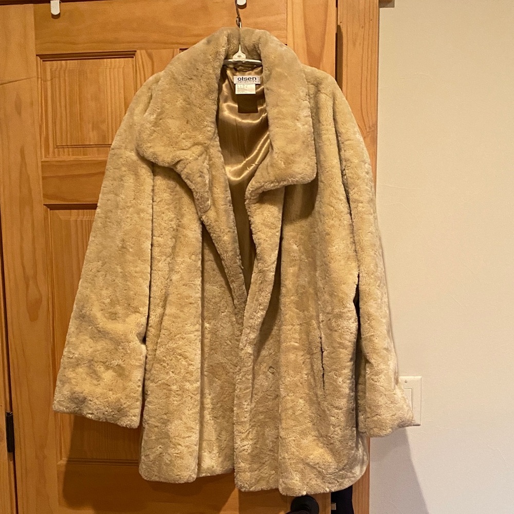 Women's Faux Fur Coat - Cream size L